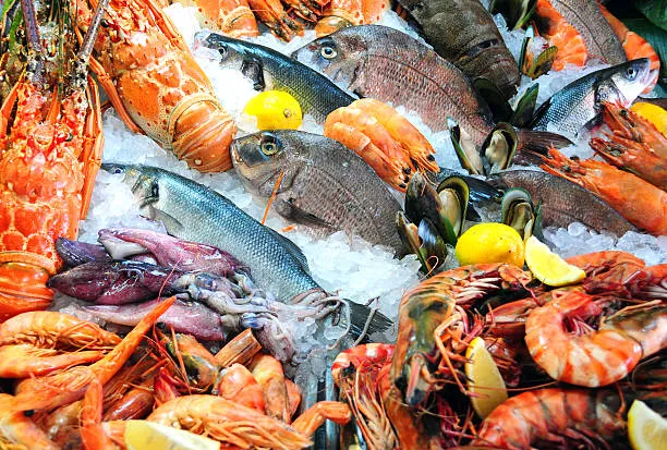 Incluye pescados y mariscos en tu dieta, tienen muchos beneficios para la salud.